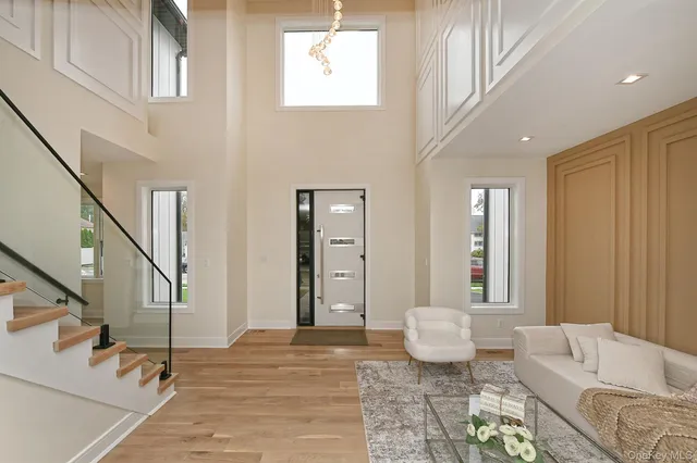 $2,458,888 | 39 Forest Lane, Westbury, NY 11590