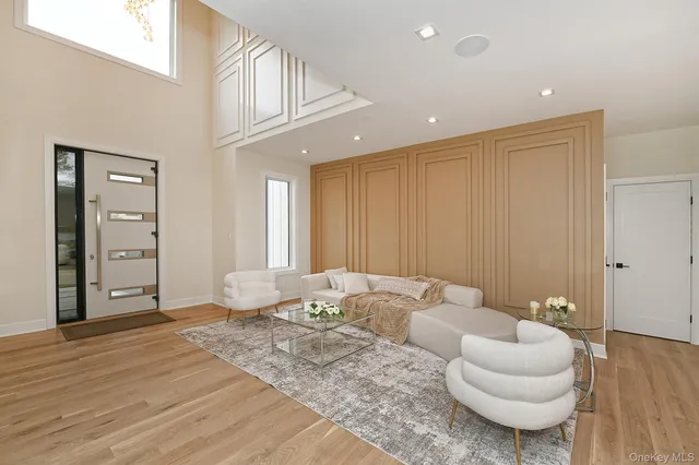 $2,458,888 | 39 Forest Lane, Westbury, NY 11590