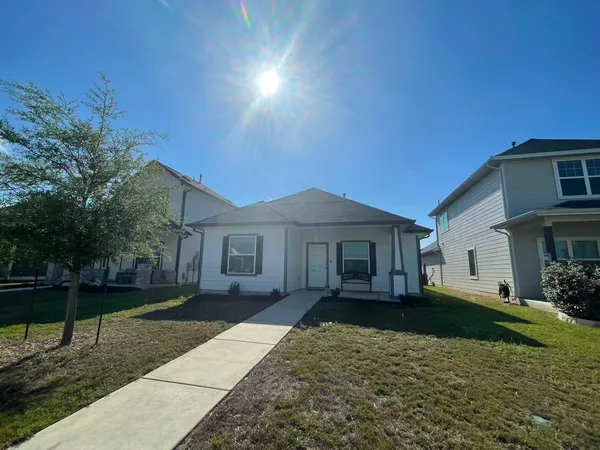 $1,900 | 141 Mammoth Drive, Kyle, TX 78640