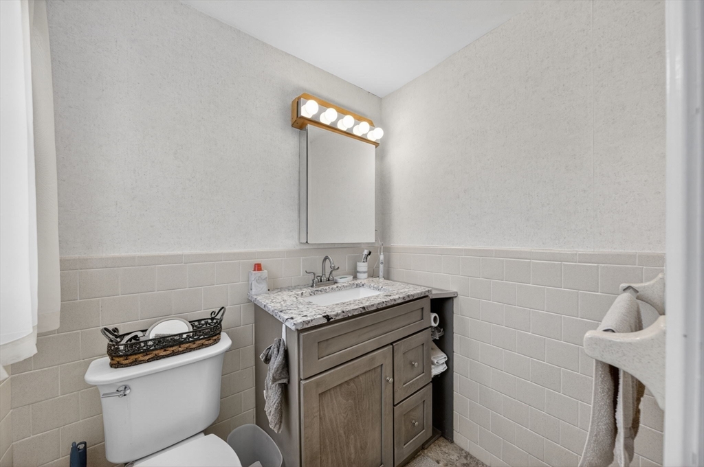 131 Spring Street Fairhaven, MA 02719 - Photo 19 of 41