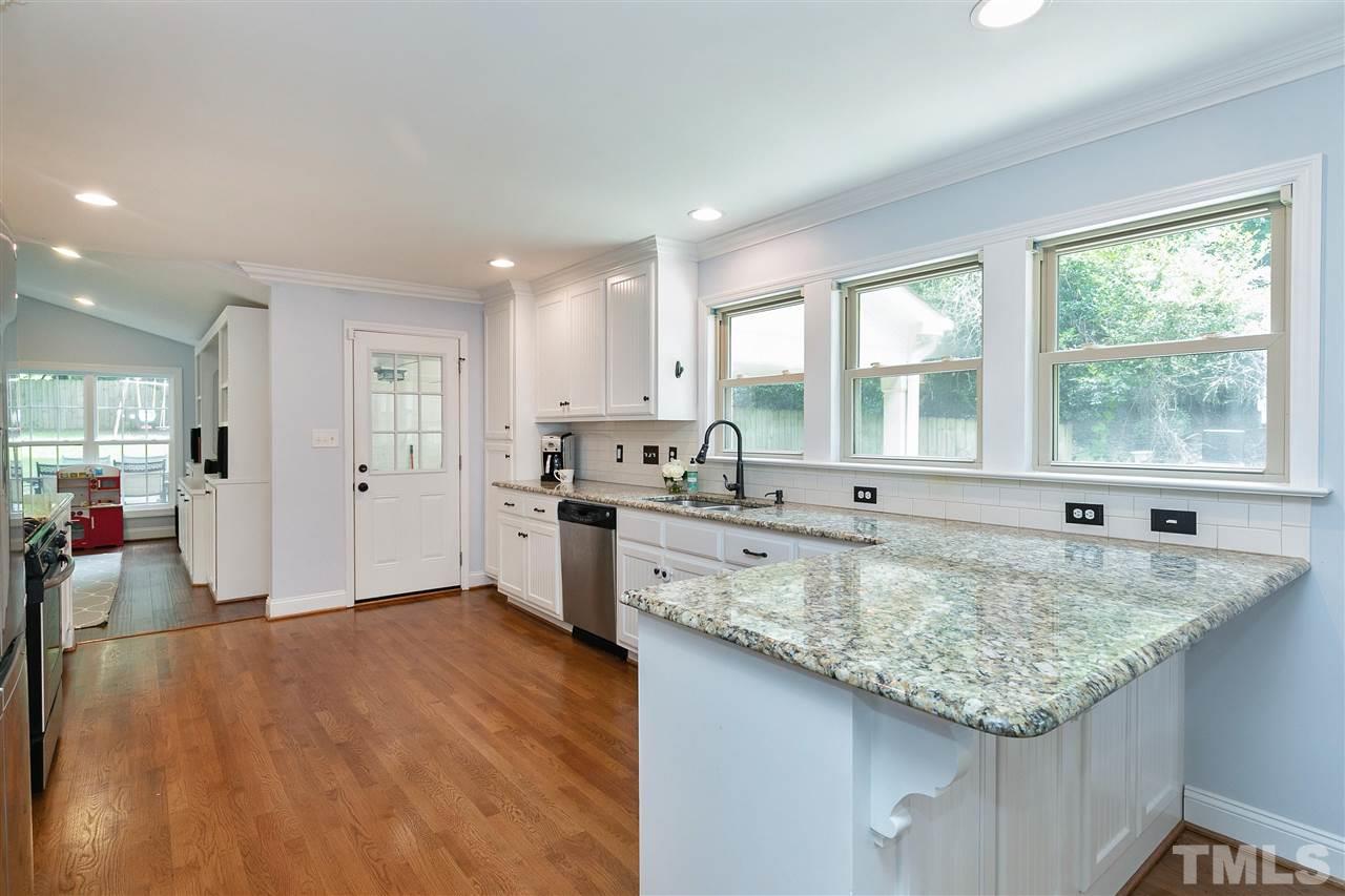 4204 Rowan Street Raleigh, NC 27609 - Photo 7 of 30