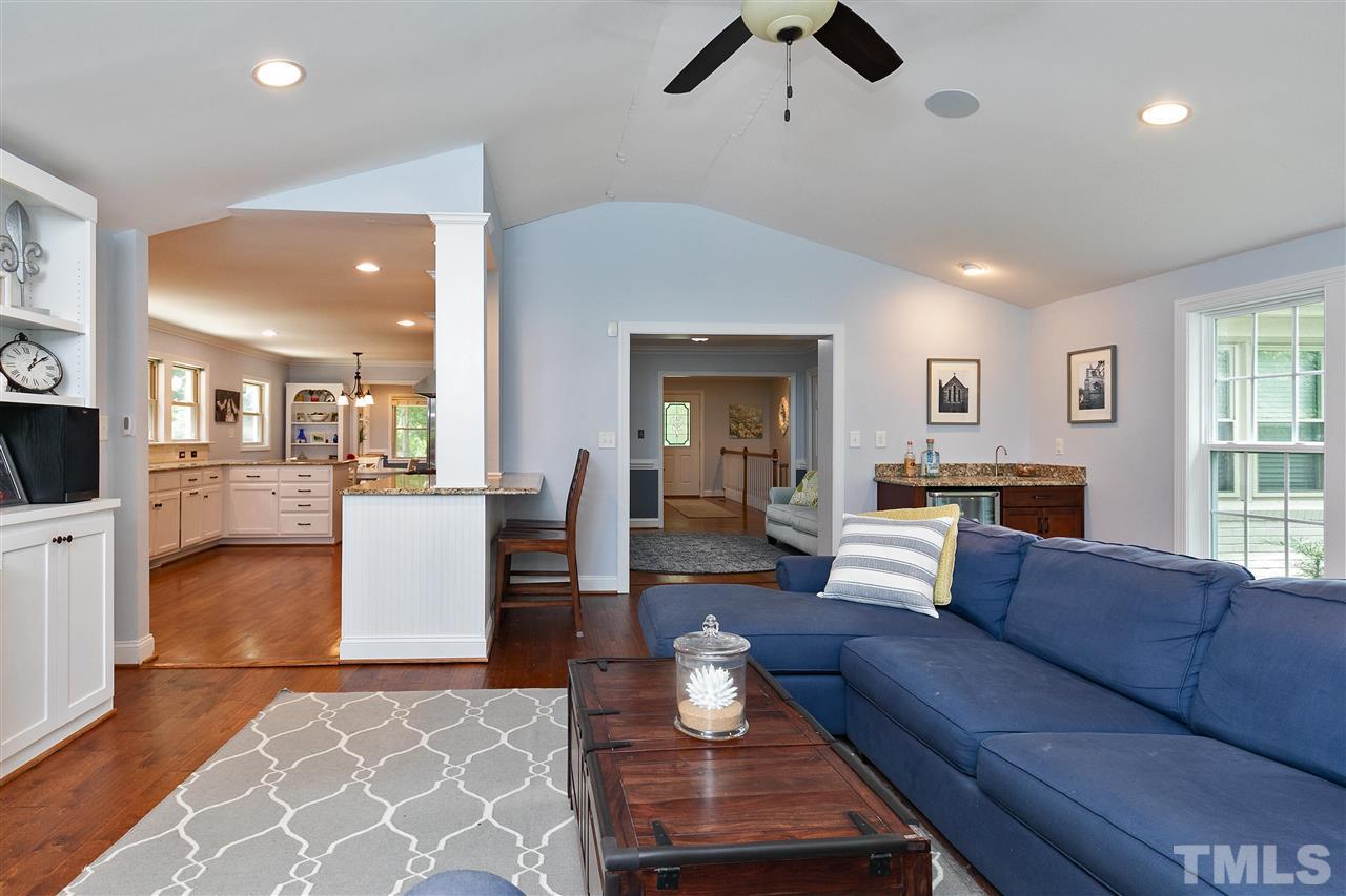 4204 Rowan Street Raleigh, NC 27609 - Photo 10 of 30