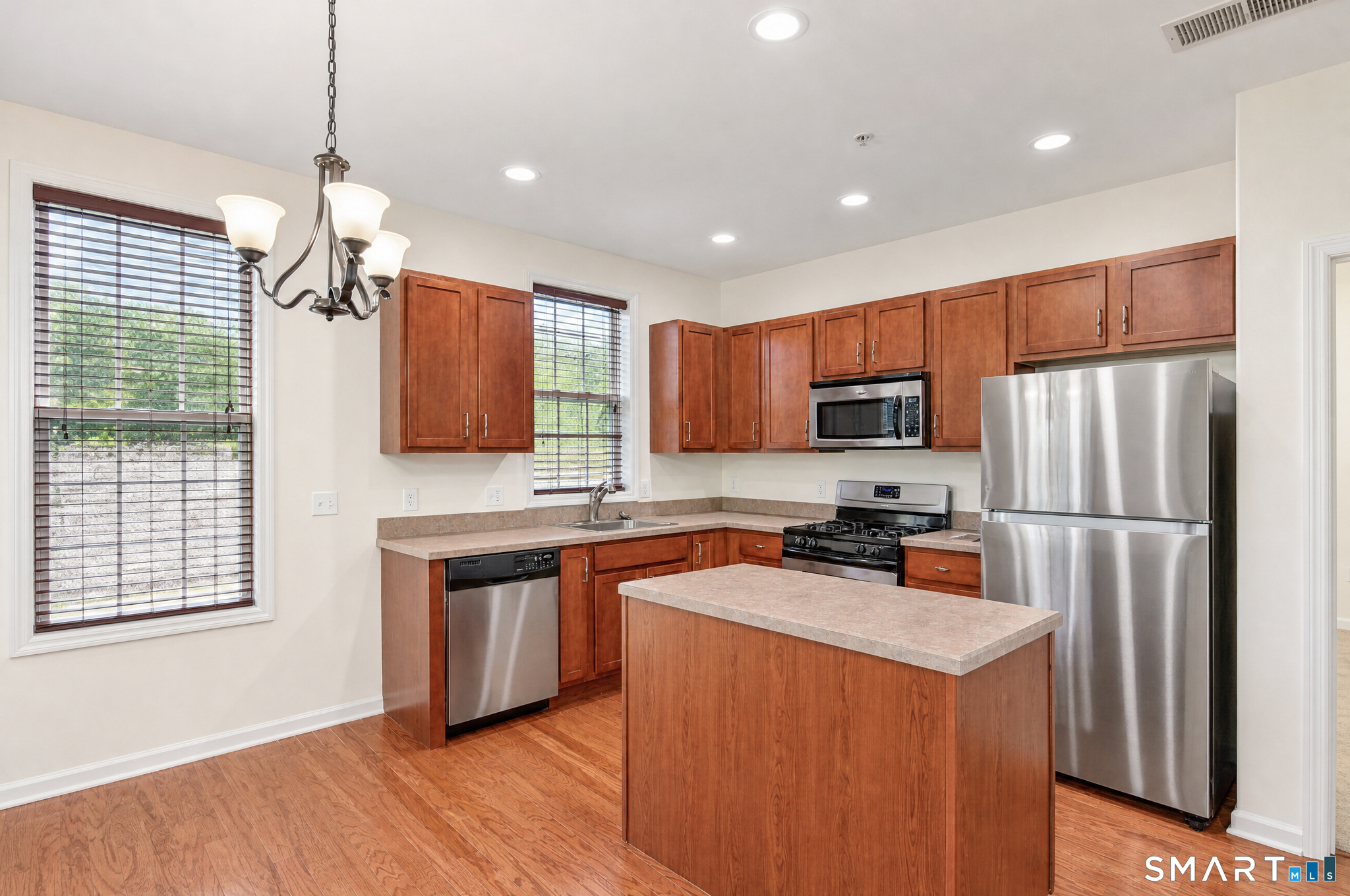 1 Rivington Road, Unit 201 Danbury, CT 06810 - Photo 5 of 19