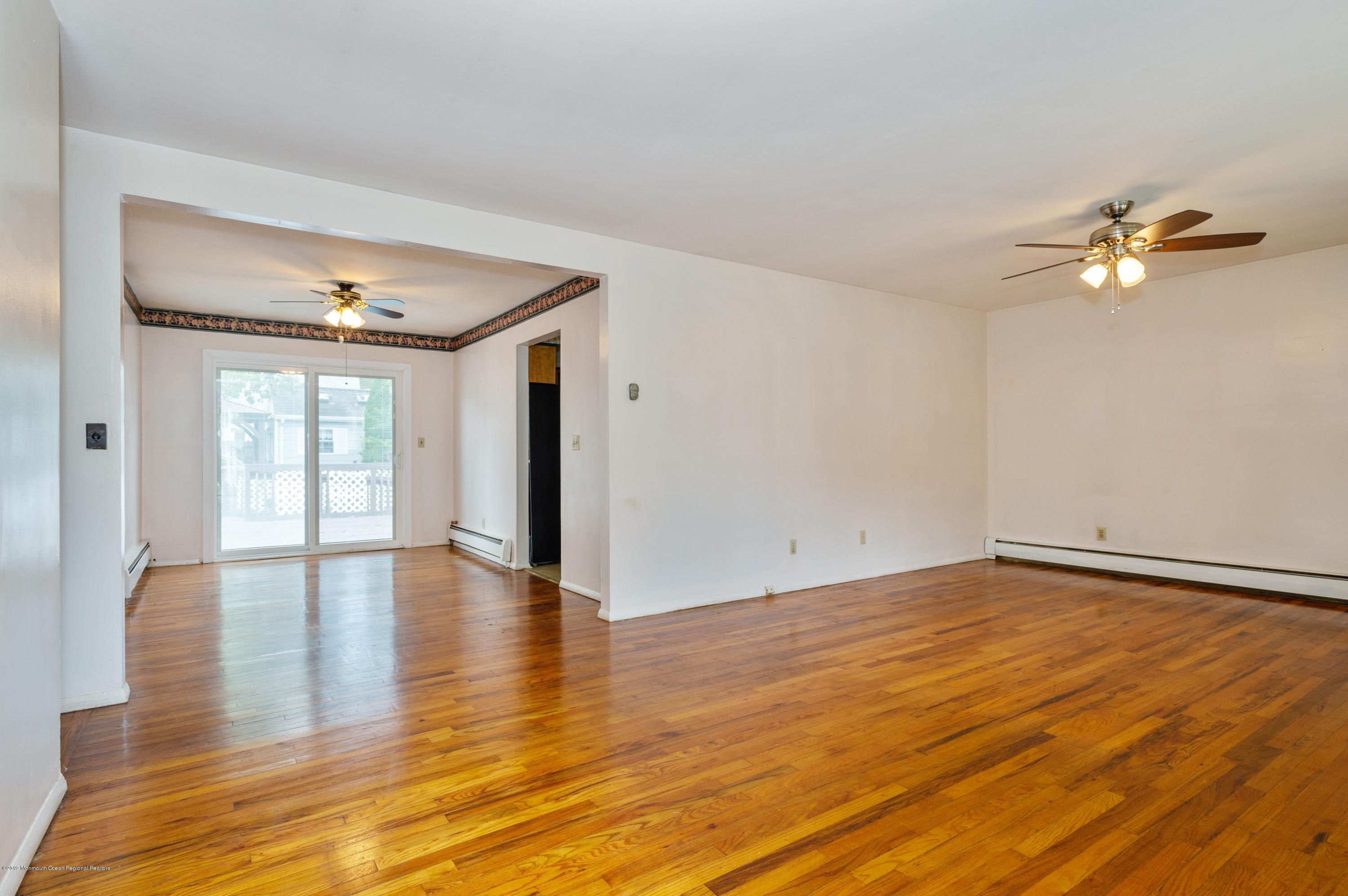 526 Silverton Road Brick, NJ 08723 - Photo 2 of 17 04_526SilvertonRd_93_LivingRoomDiningRoo