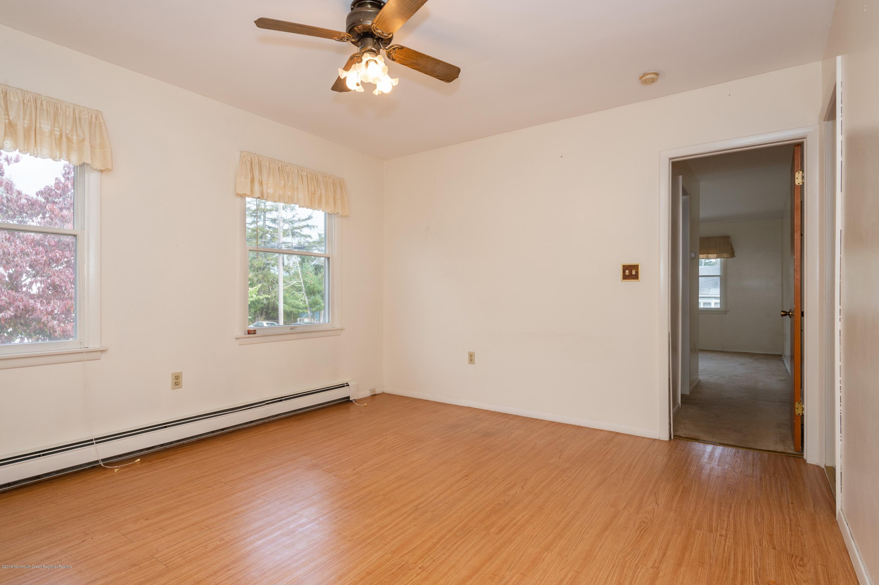 526 Silverton Road Brick, NJ 08723 - Photo 14 of 17 09_526SilvertonRd_3002_FamilyRoom_HiRes