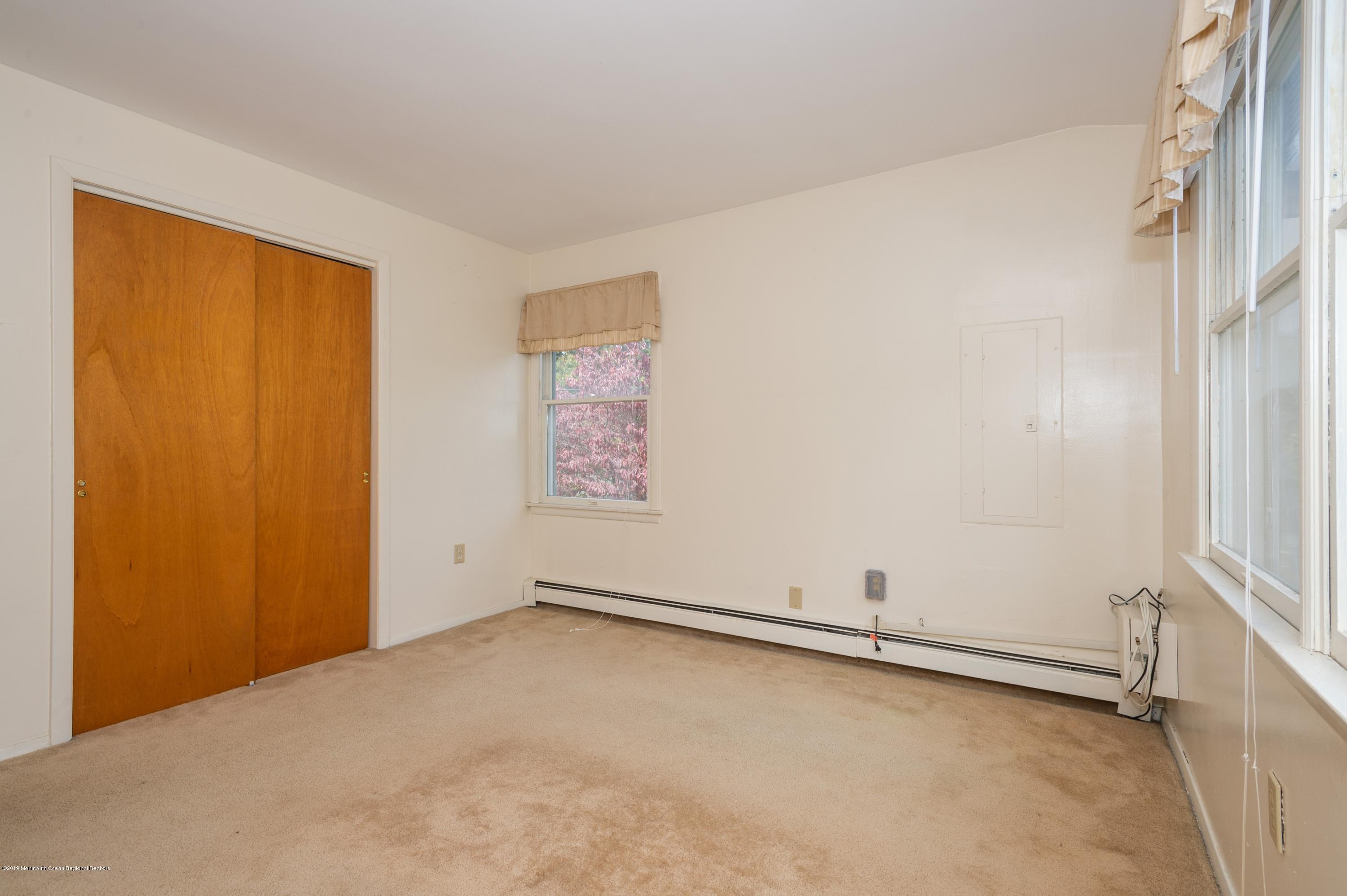 526 Silverton Road Brick, NJ 08723 - Photo 16 of 17 11_526SilvertonRd_178_MasterBedroom_HiRe