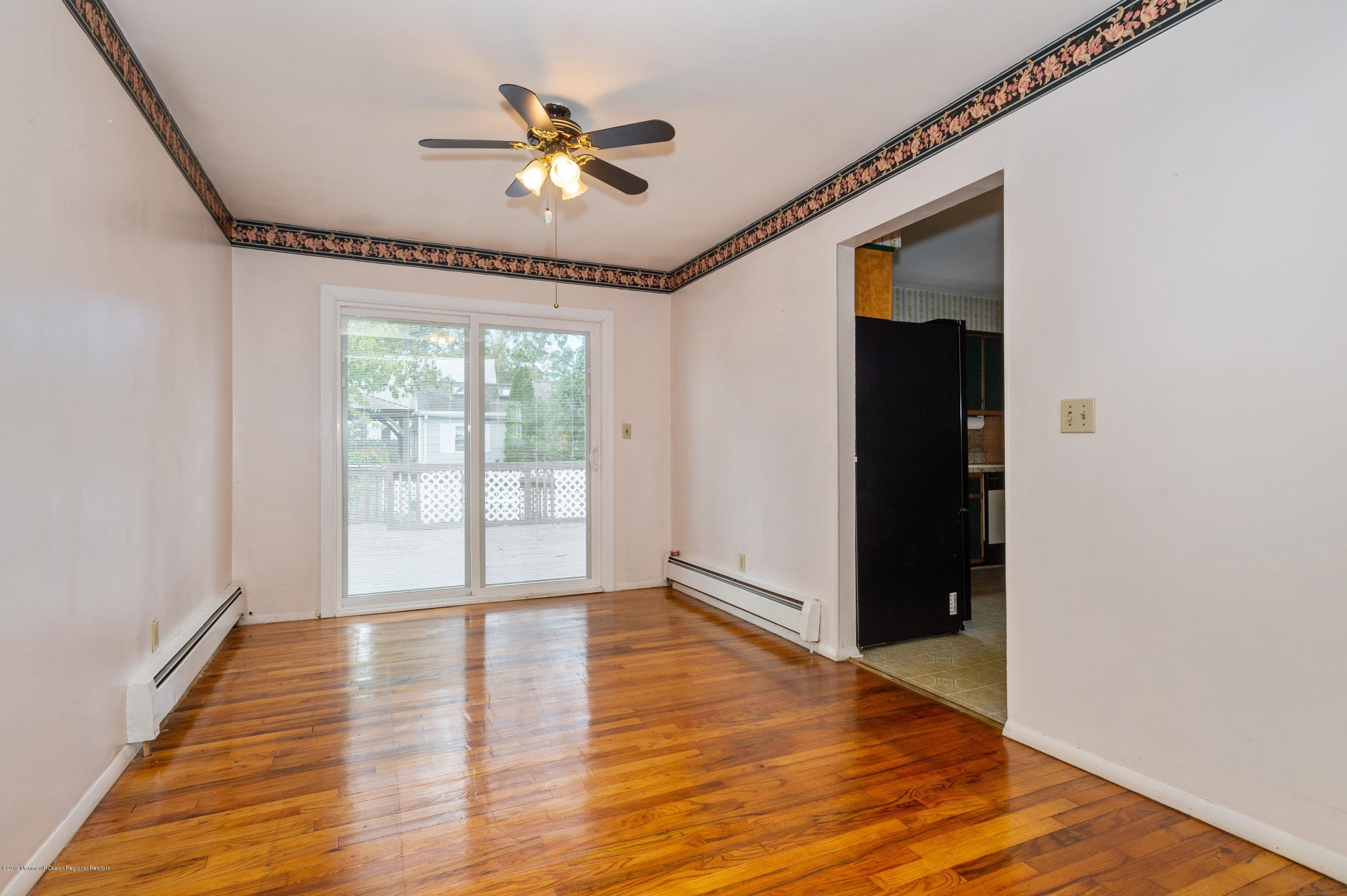 526 Silverton Road Brick, NJ 08723 - Photo 5 of 17 05_526SilvertonRd_2_DiningRoom_HiRes
