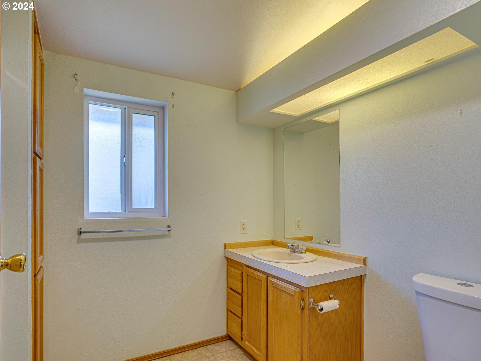 37600 Sunset Street, Unit 16 Sandy, OR 97055 - Photo 16 of 31 Bathroom, Attached