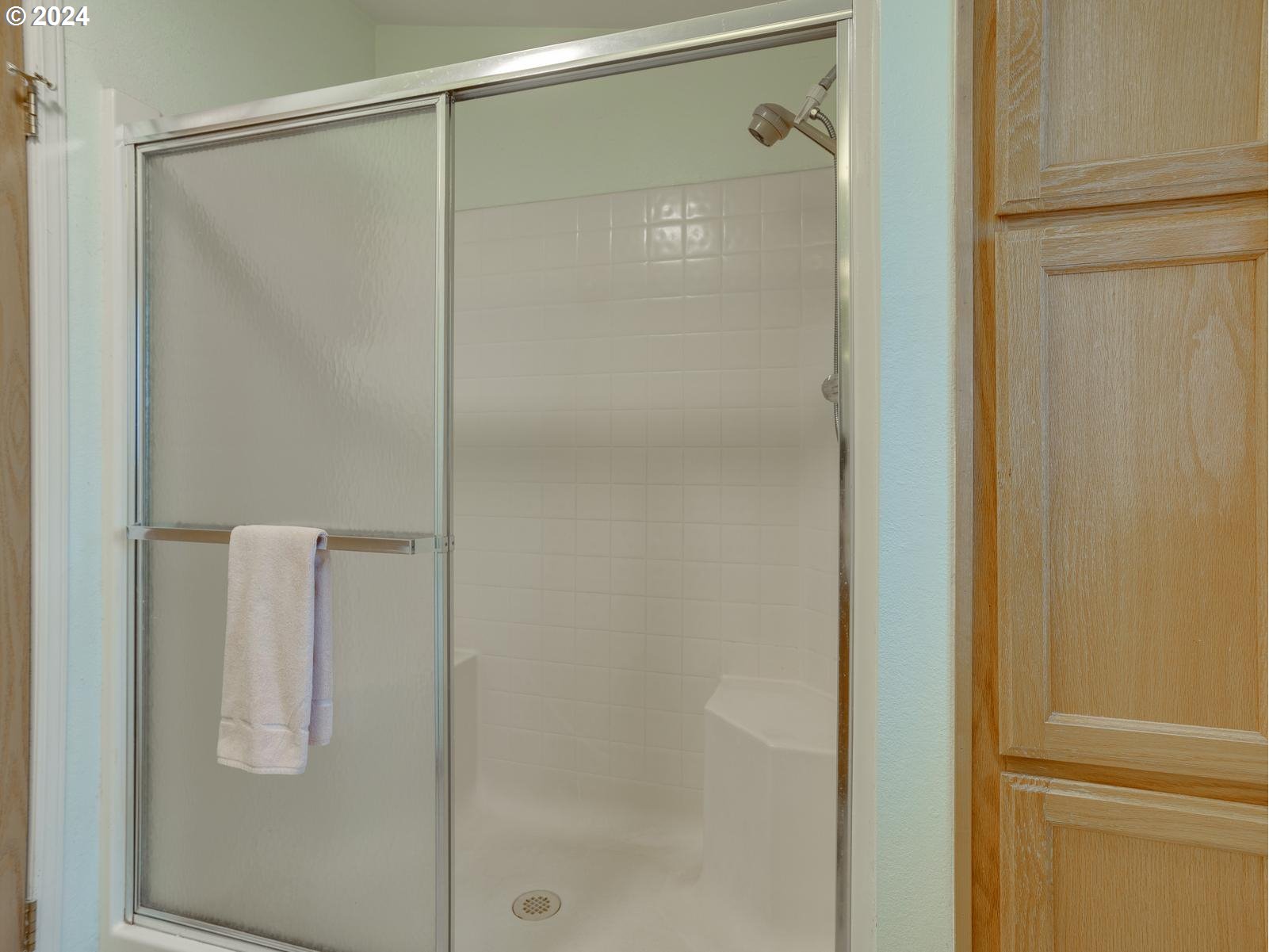 37600 Sunset Street, Unit 16 Sandy, OR 97055 - Photo 17 of 31 Bathroom