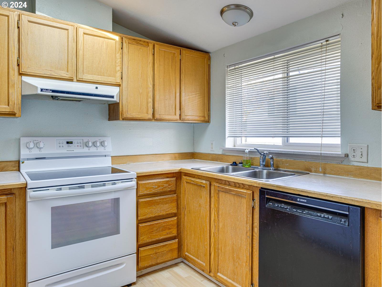 37600 Sunset Street, Unit 16 Sandy, OR 97055 - Photo 9 of 31 Gallery Image 9