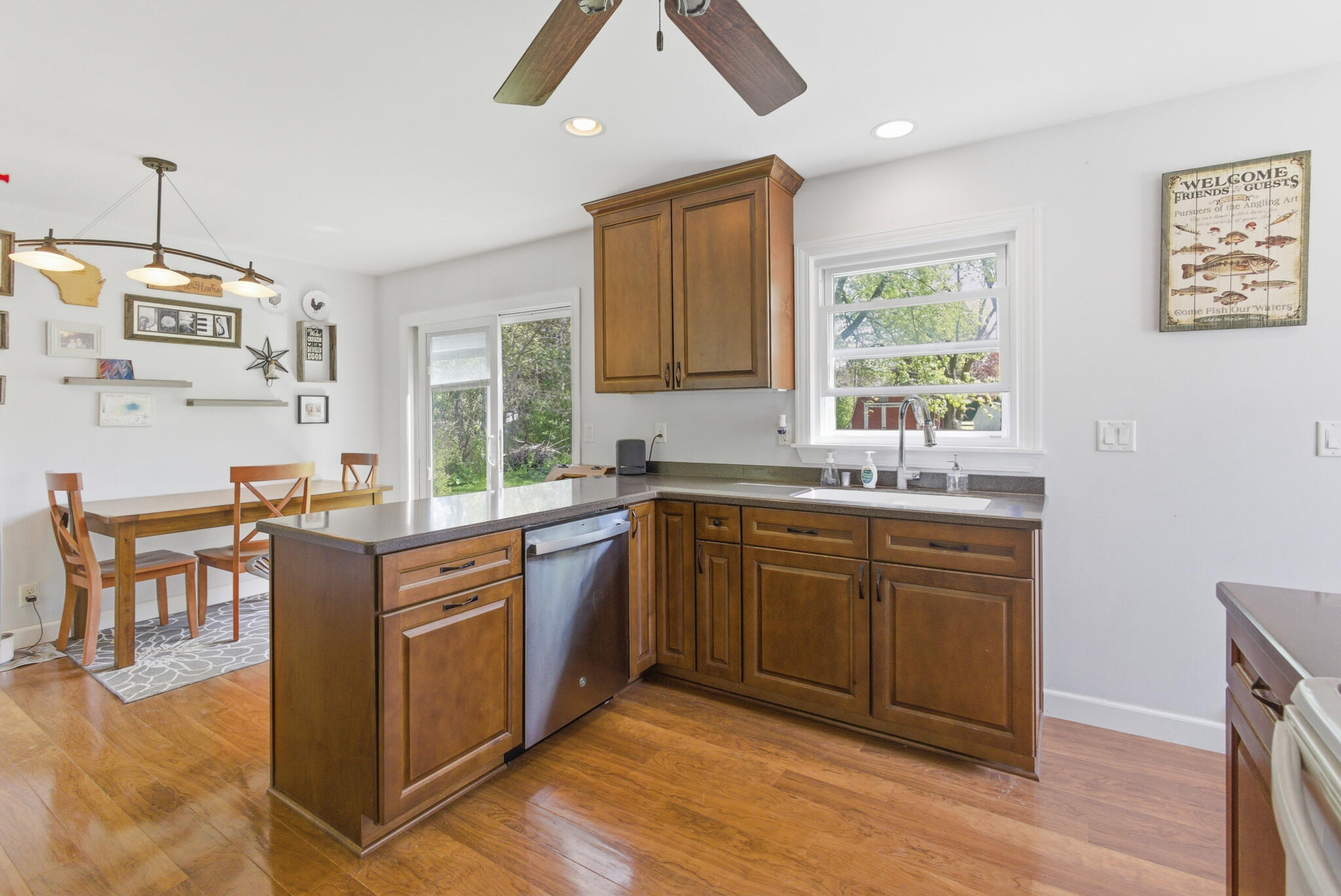 12215 West Mc Shane Road Franklin, WI 53132 - Photo 7 of 25 kitchen
