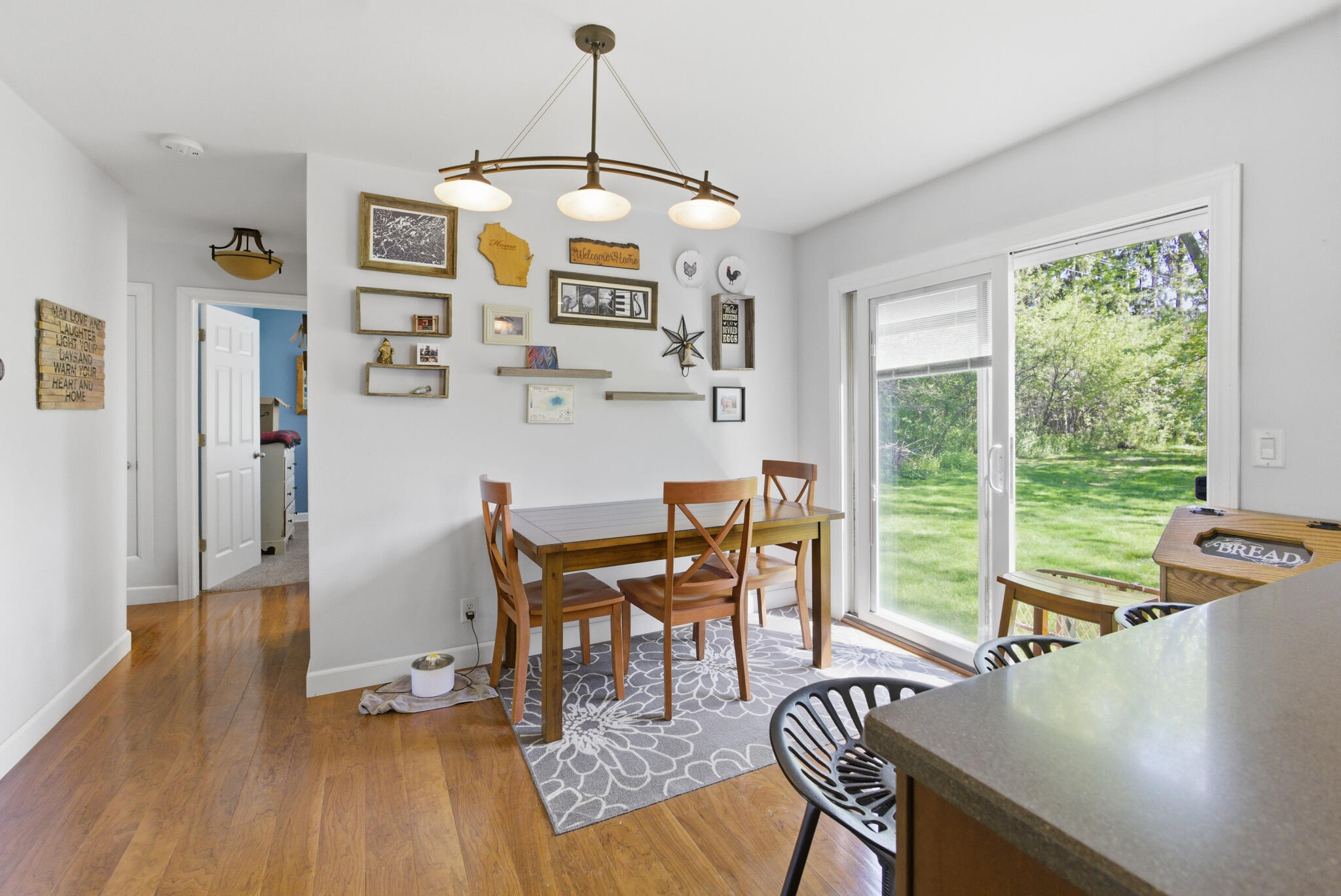 12215 West Mc Shane Road Franklin, WI 53132 - Photo 9 of 25 Dining area