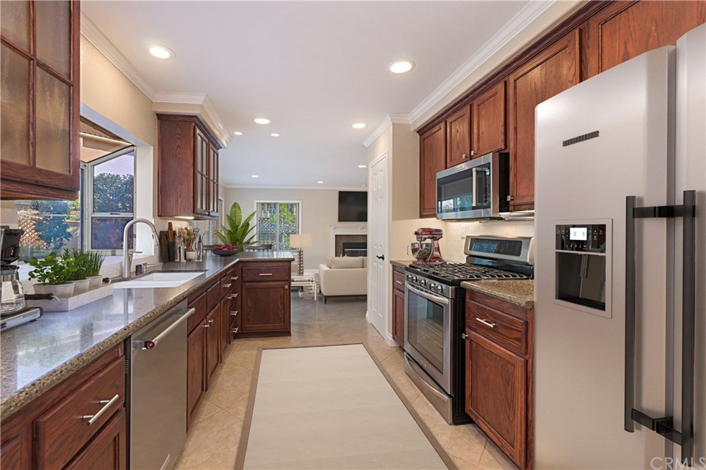 10 Mayflower Aliso Viejo, CA 92656 - Photo 6 of 24