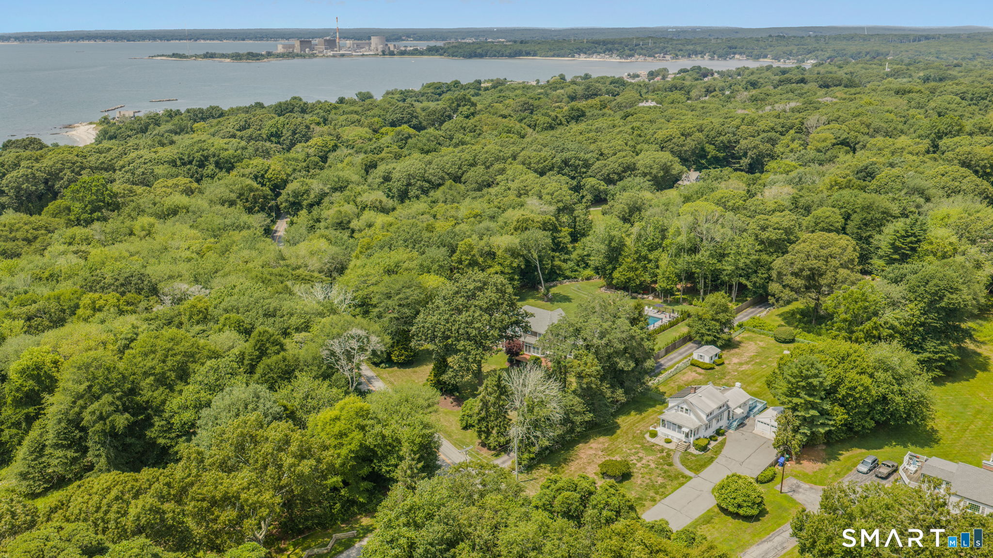 47 Shore Road Waterford, CT 06385 - Photo 34 of 35