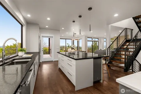 $3,295,980 | 6038 50th Avenue Northeast, Seattle, WA 98115