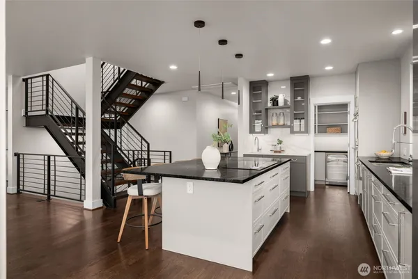 $3,295,980 | 6038 50th Avenue Northeast, Seattle, WA 98115