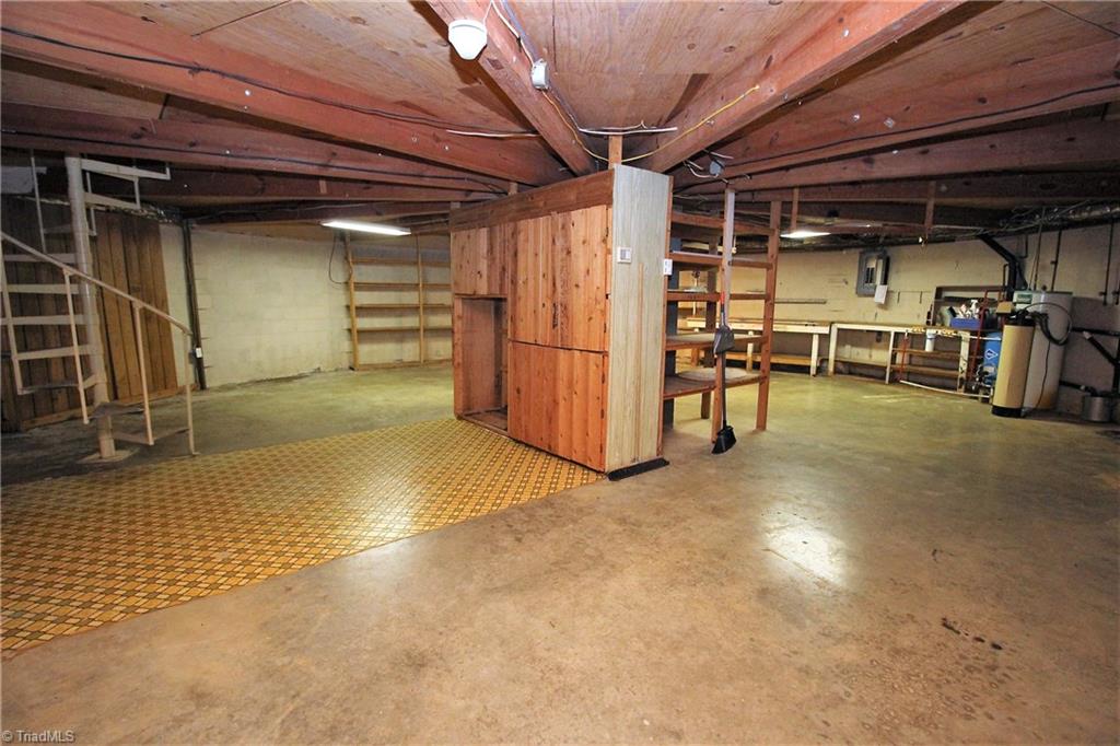 2174 E Road Walnut Cove, NC 27052 - Photo 16 of 22