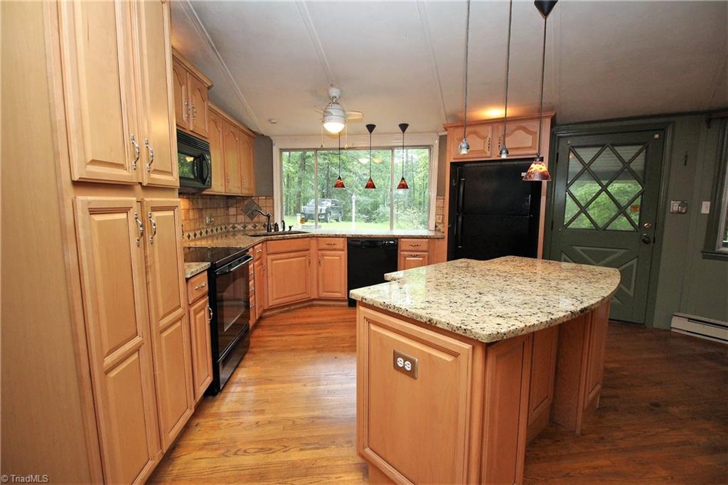 2174 E Road Walnut Cove, NC 27052 - Photo 4 of 22