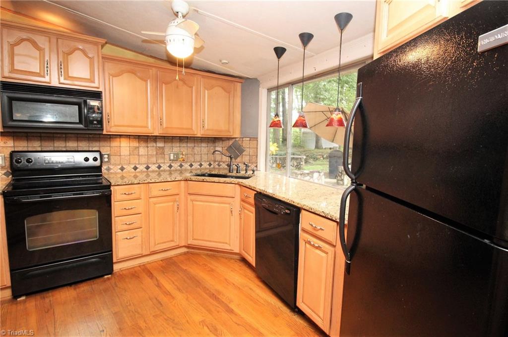 2174 E Road Walnut Cove, NC 27052 - Photo 5 of 22