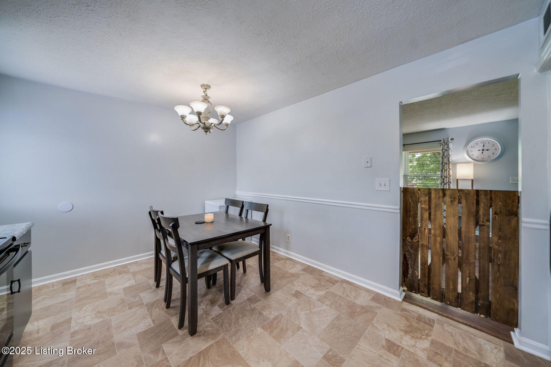 12311 Ridgemont Road Louisville, KY 40229 - Photo 12 of 36 photo_online_011