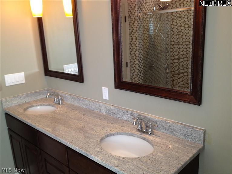 16964 Woodleaf Road Strongsville, OH 44136 - Photo 13 of 25 Gallery Image 13