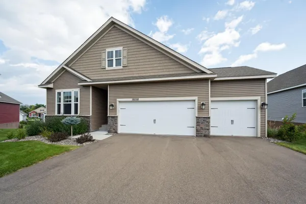 $465,000 | 19258 Hunters Place, Rogers, MN 55374