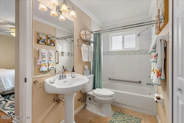 a view of a back yard of the house