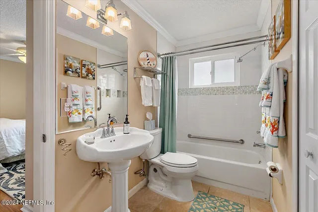 a view of a back yard of the house