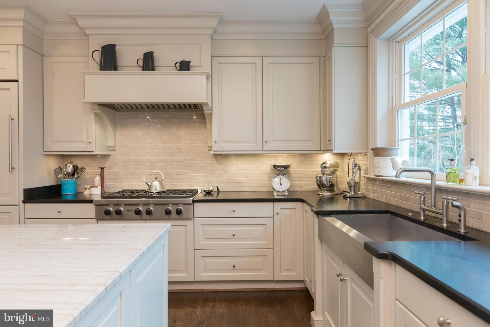 9727 Avenel Farm Drive Potomac, MD 20854 - Photo 8 of 30 Kitchen