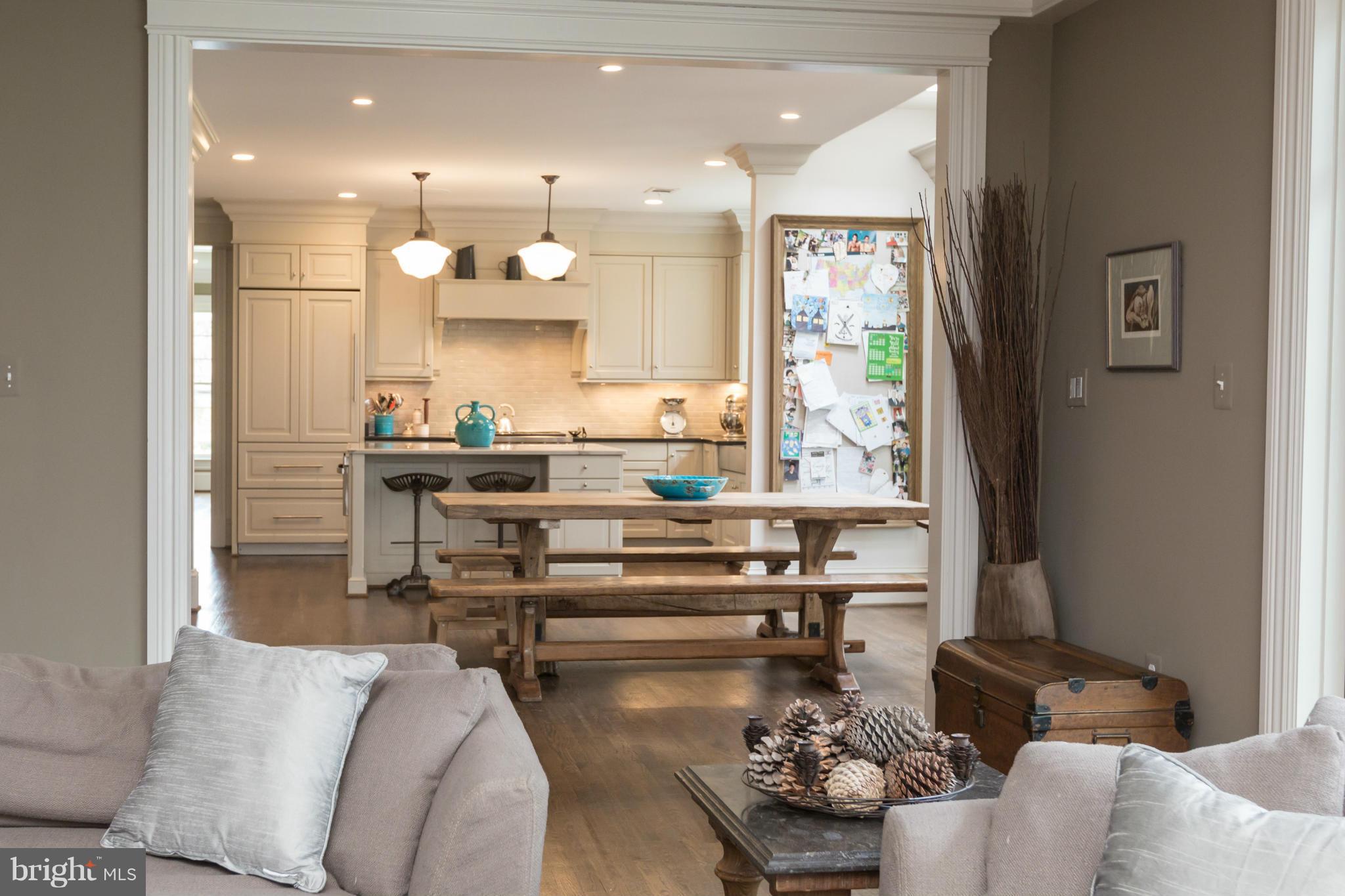 9727 Avenel Farm Drive Potomac, MD 20854 - Photo 10 of 30 Family Room