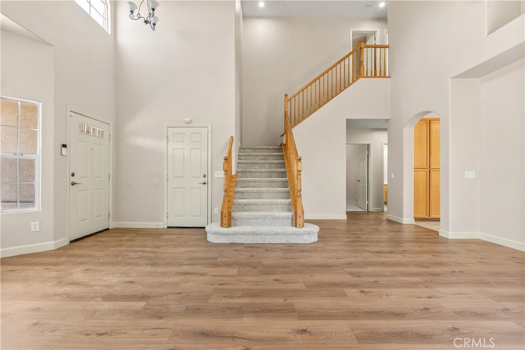 13680 Summit View Street Hesperia, CA 92344 - Photo 3 of 20 Gallery Image 3