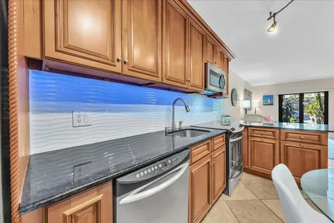 $249,900 | 2965 Northeast 8th Terrace, Unit 101, Oakland Park, FL 33334
