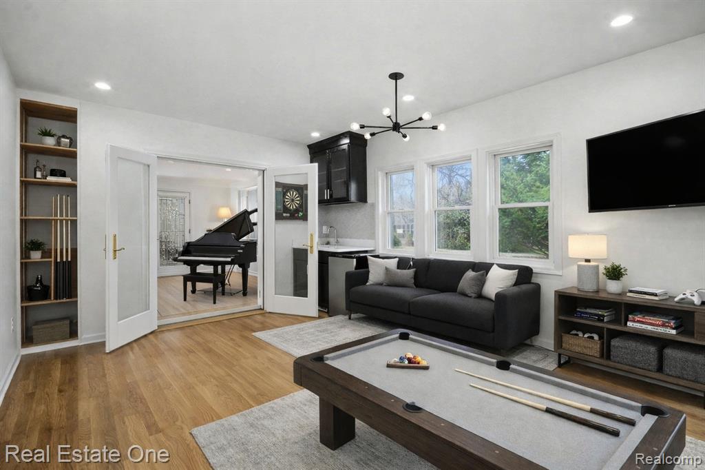 5840 Inkster Road West Bloomfield, MI 48323 - Photo 5 of 47
