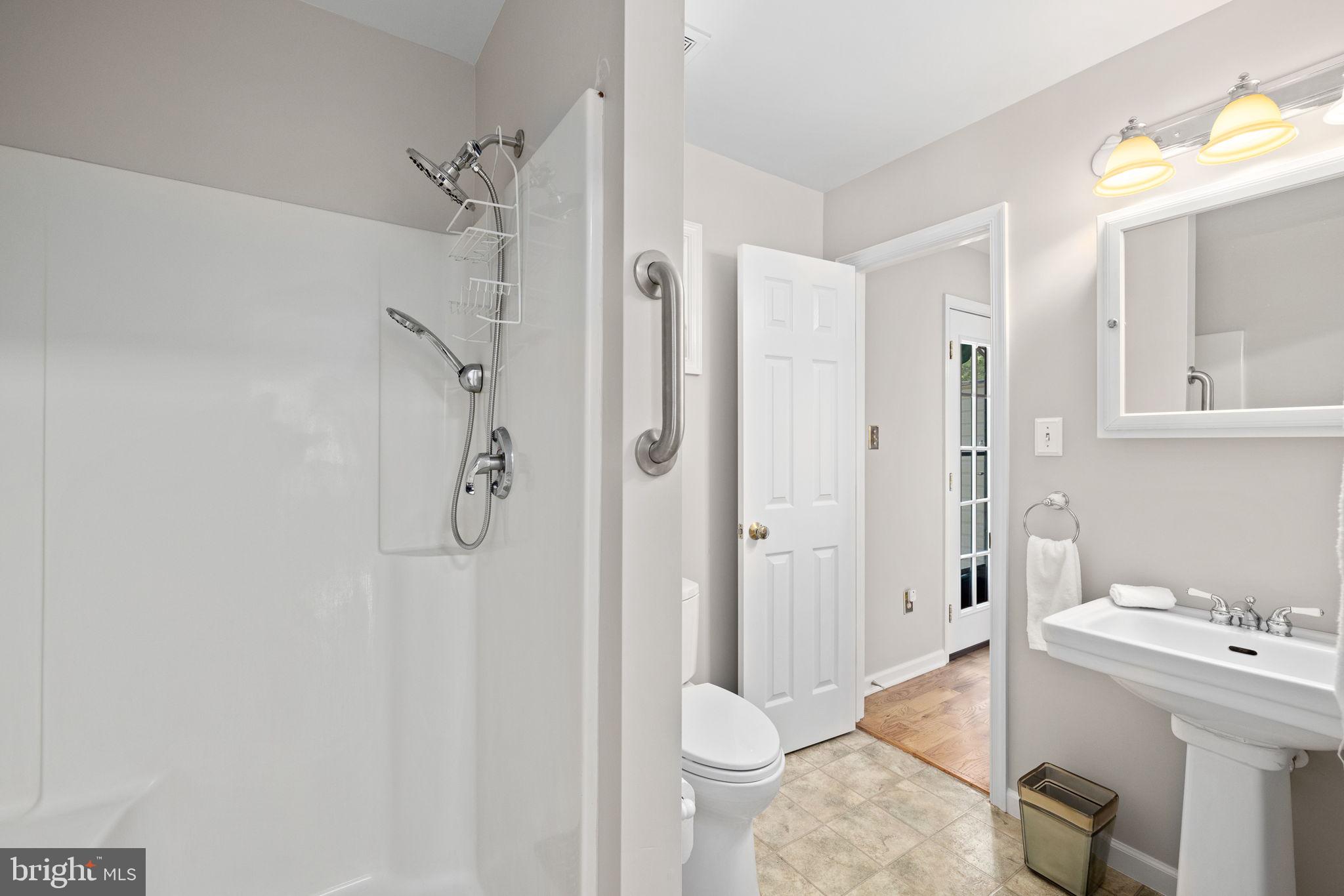21043 Cedar Grove Road Culpeper, VA 22701 - Photo 47 of 56 Primary Bath Main Level