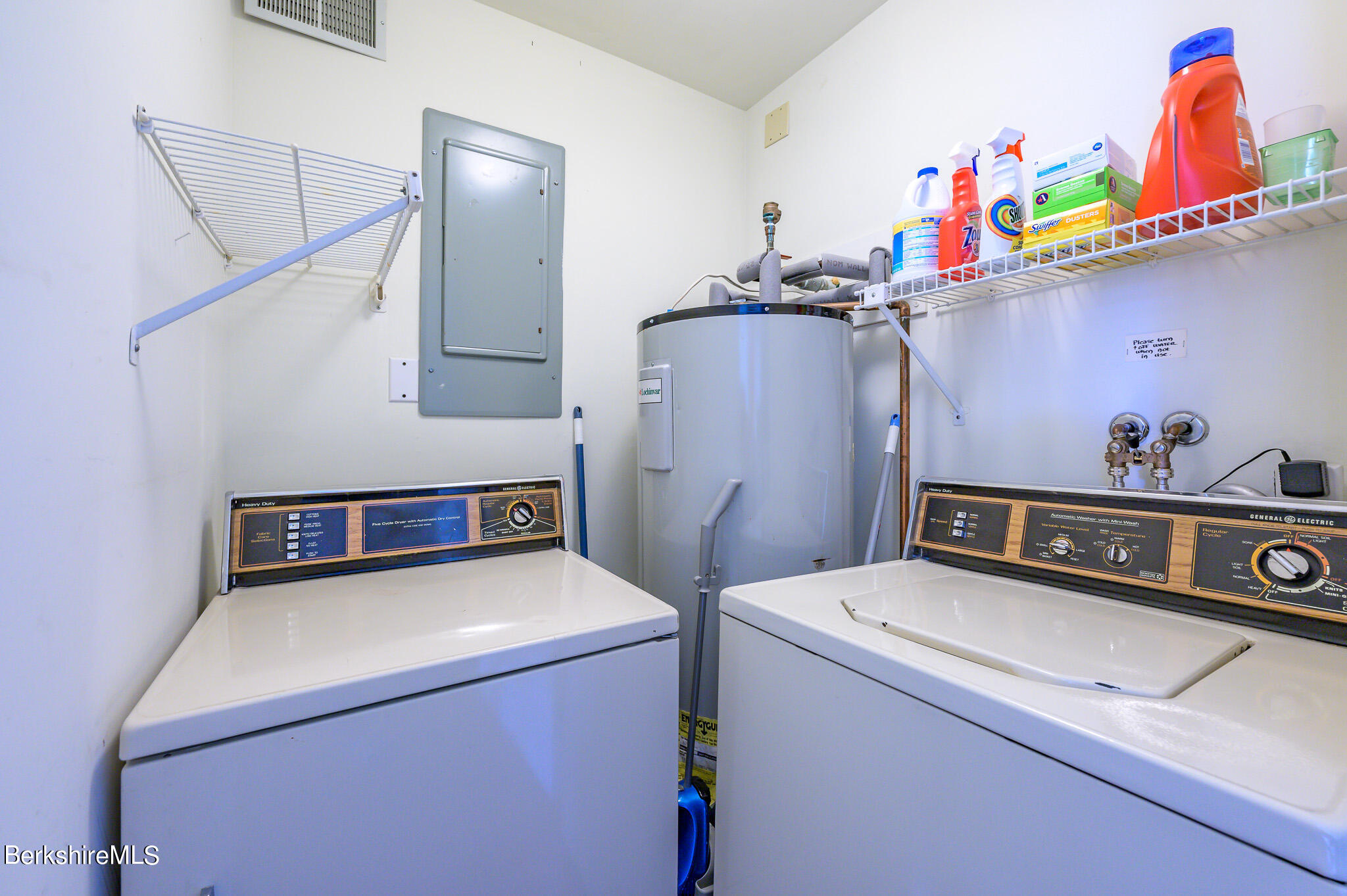 19 Hawthorne Road, Unit E2 Stockbridge, MA 01262 - Photo 26 of 43 laundry