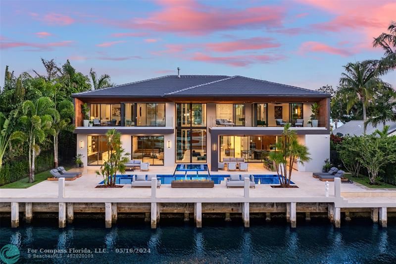 2733 Northeast 16th St  