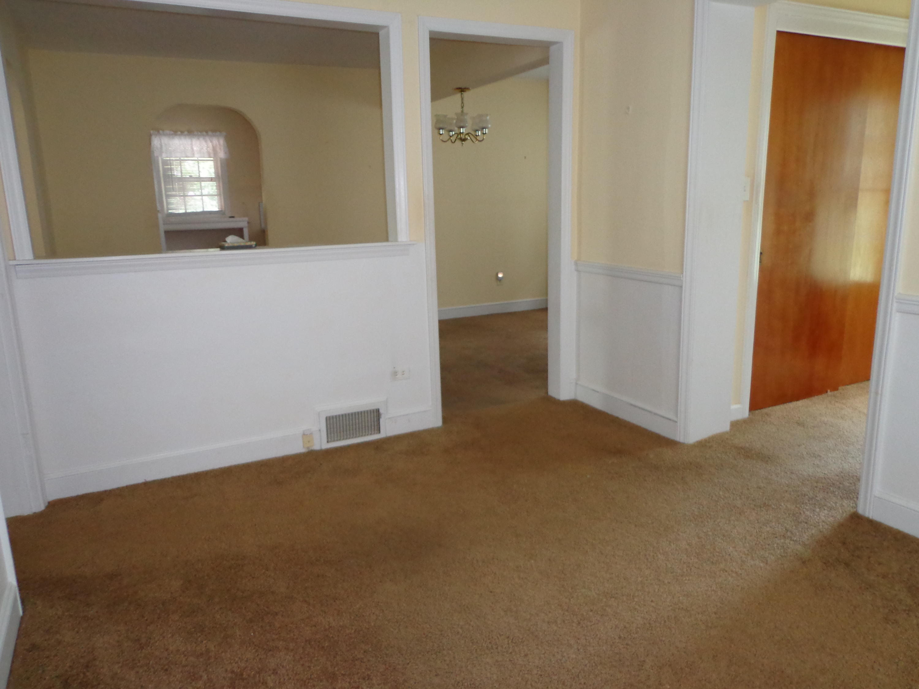 2330 Carlton Road Southwest Roanoke, VA 24015 - Photo 14 of 54 DSC04244