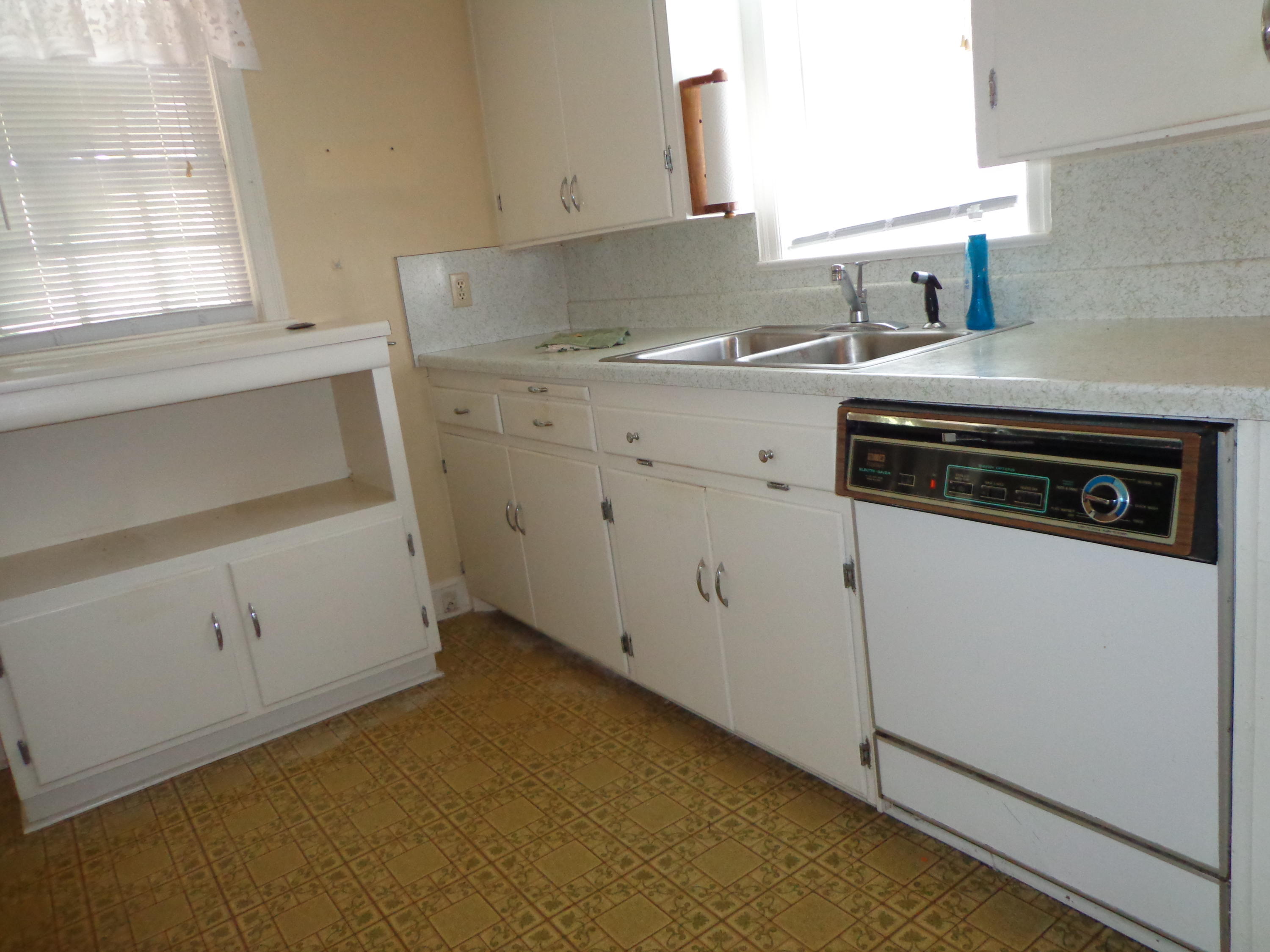 2330 Carlton Road Southwest Roanoke, VA 24015 - Photo 20 of 54 DSC04252