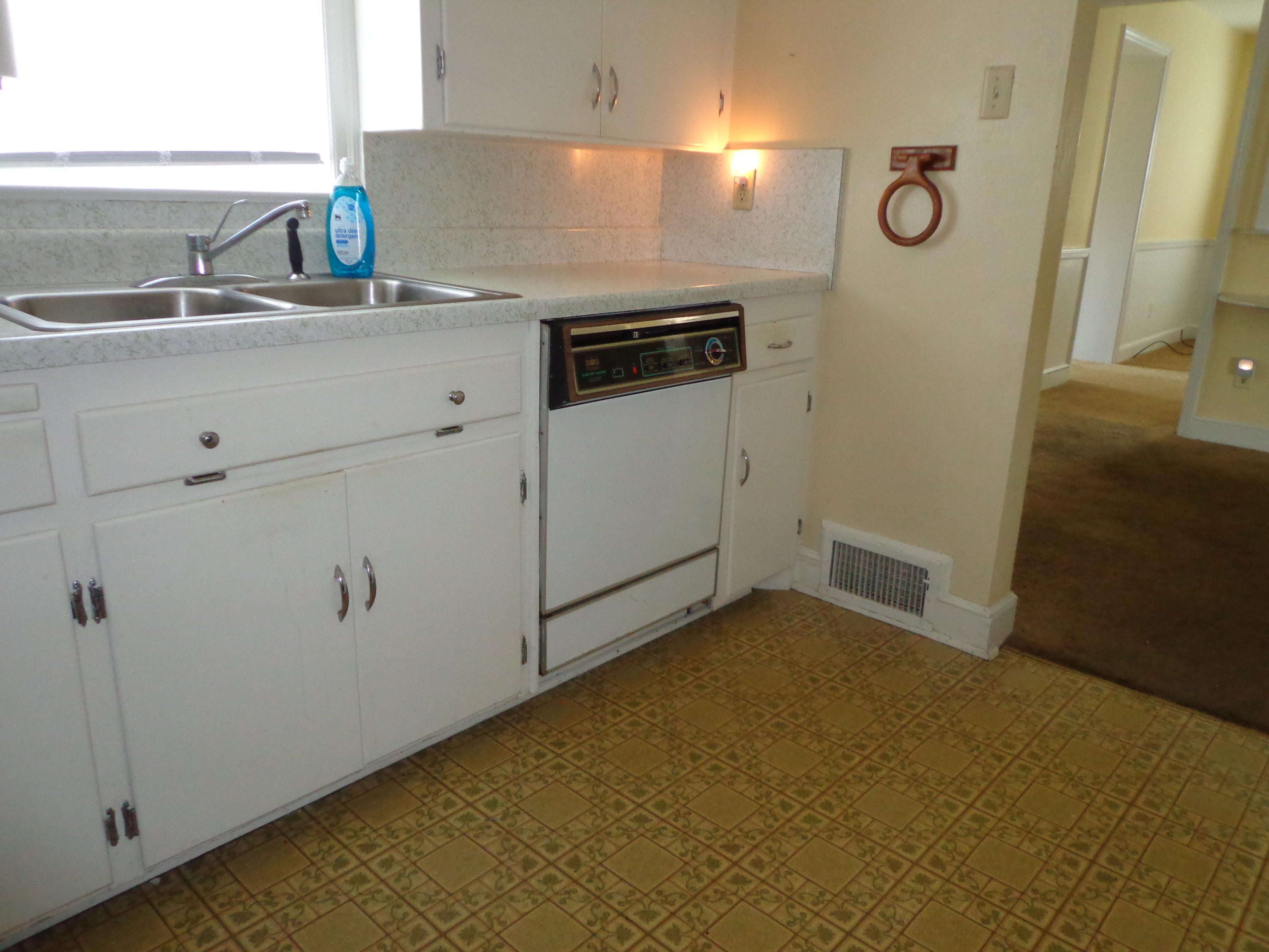 2330 Carlton Road Southwest Roanoke, VA 24015 - Photo 22 of 54 DSC04254