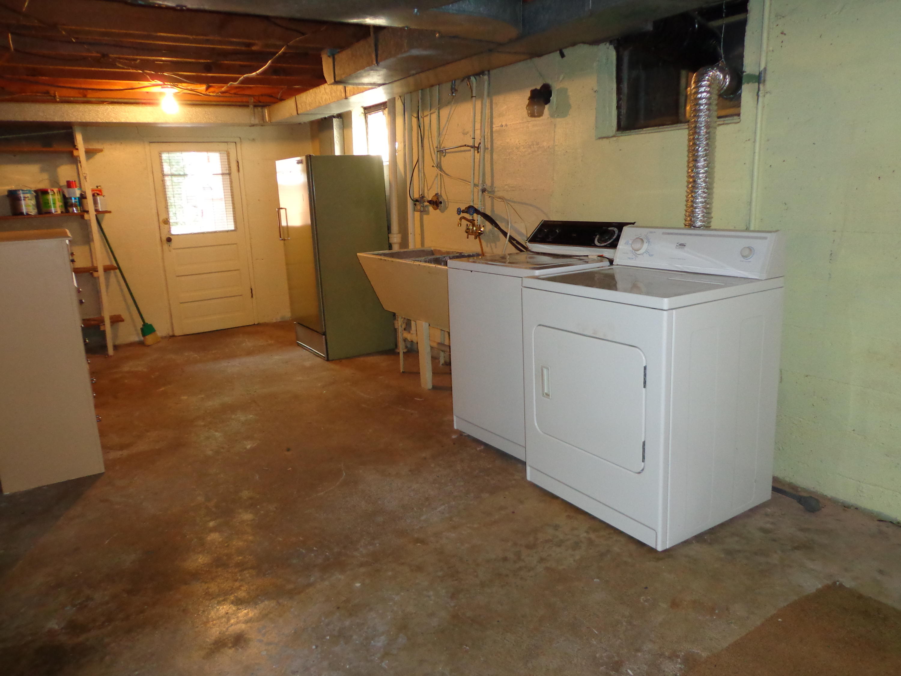 2330 Carlton Road Southwest Roanoke, VA 24015 - Photo 43 of 54 DSC04278