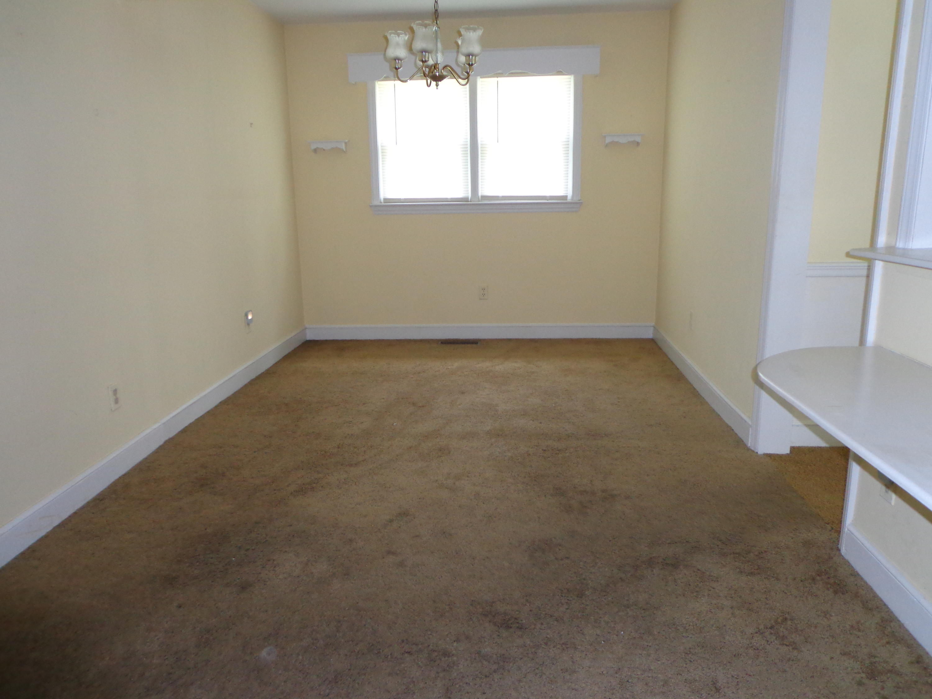 2330 Carlton Road Southwest Roanoke, VA 24015 - Photo 6 of 54 DSC04235