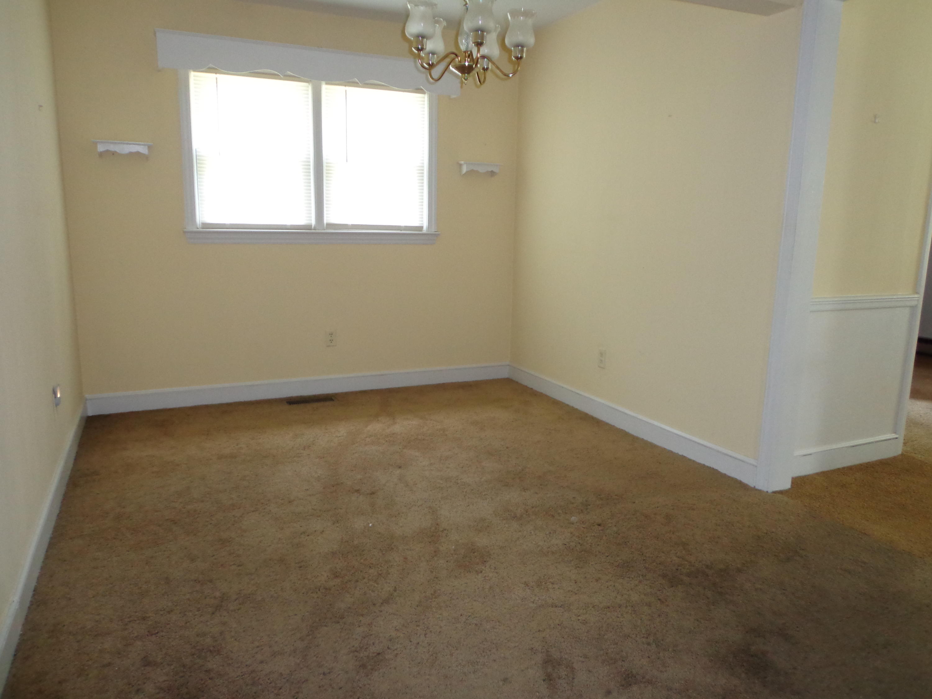 2330 Carlton Road Southwest Roanoke, VA 24015 - Photo 8 of 54 DSC04237
