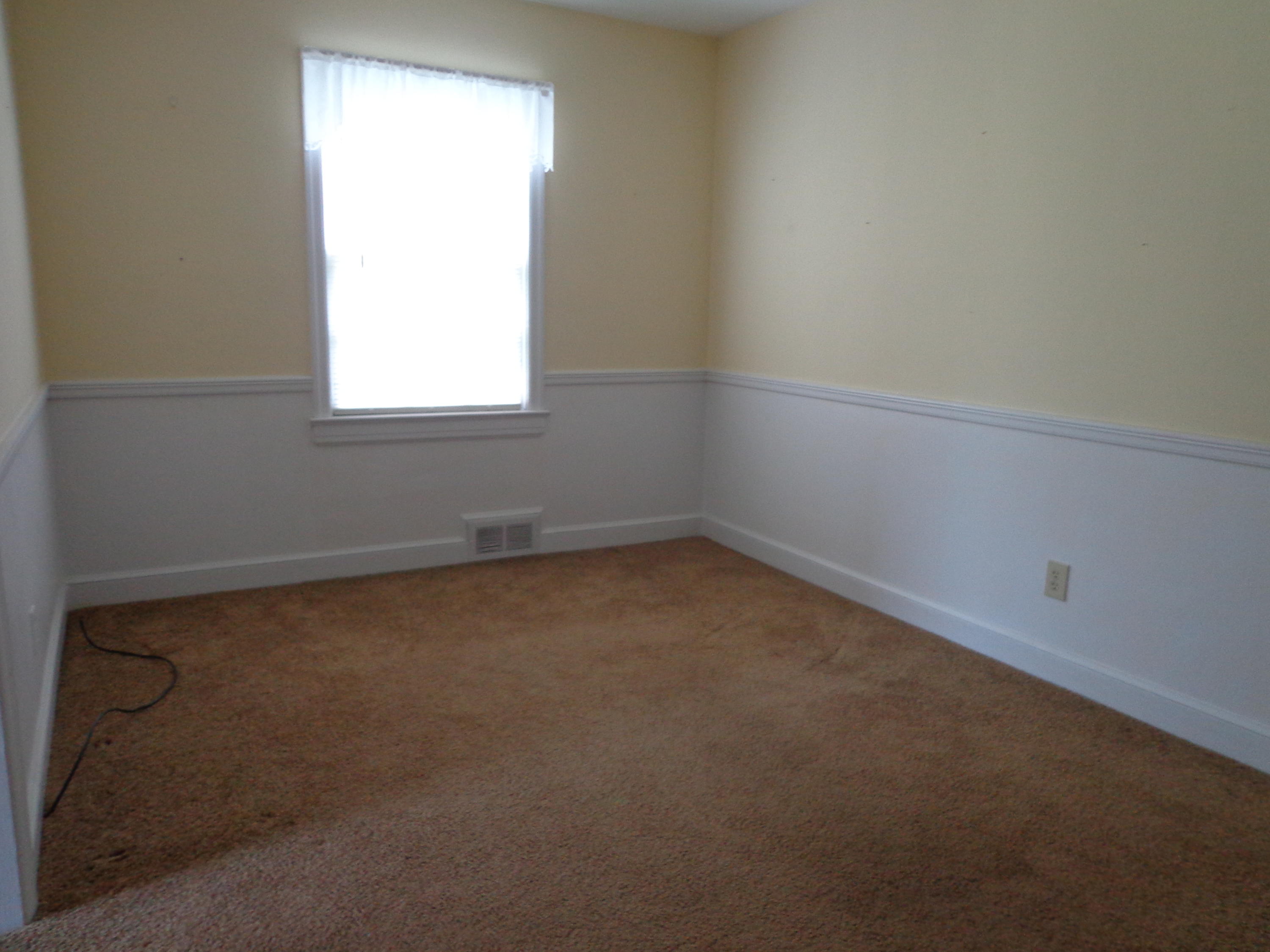 2330 Carlton Road Southwest Roanoke, VA 24015 - Photo 10 of 54 DSC04239