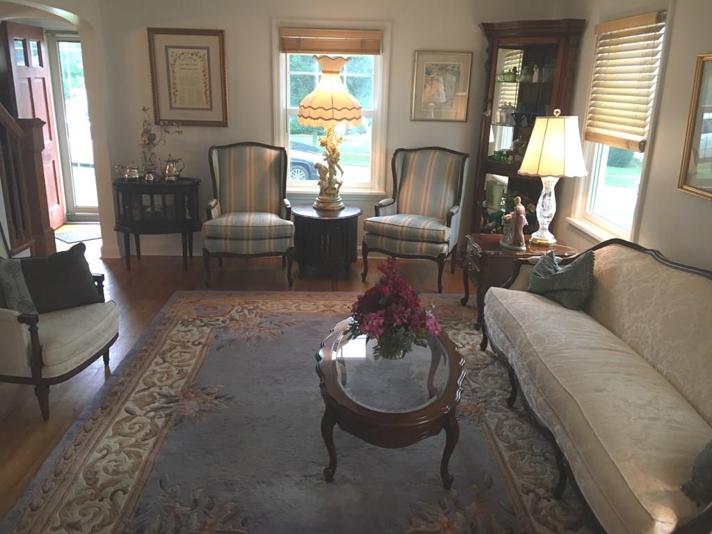 335 Chestnut Street Indiana, PA 15701 - Photo 5 of 12 Living Room