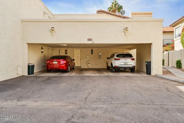 a view of entryway and hall