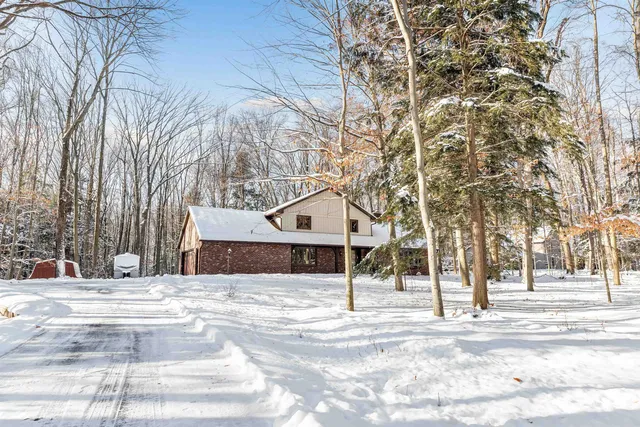 $549,900 | 3398 Wilderness Trail, Suamico, WI 54313