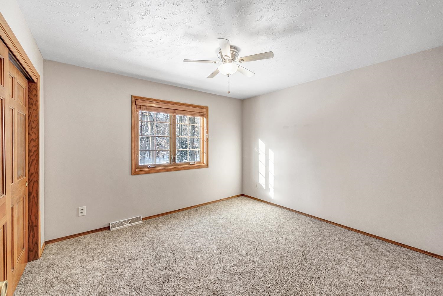 3398 Wilderness Trail Suamico, WI 54313 - Photo 21 of 42