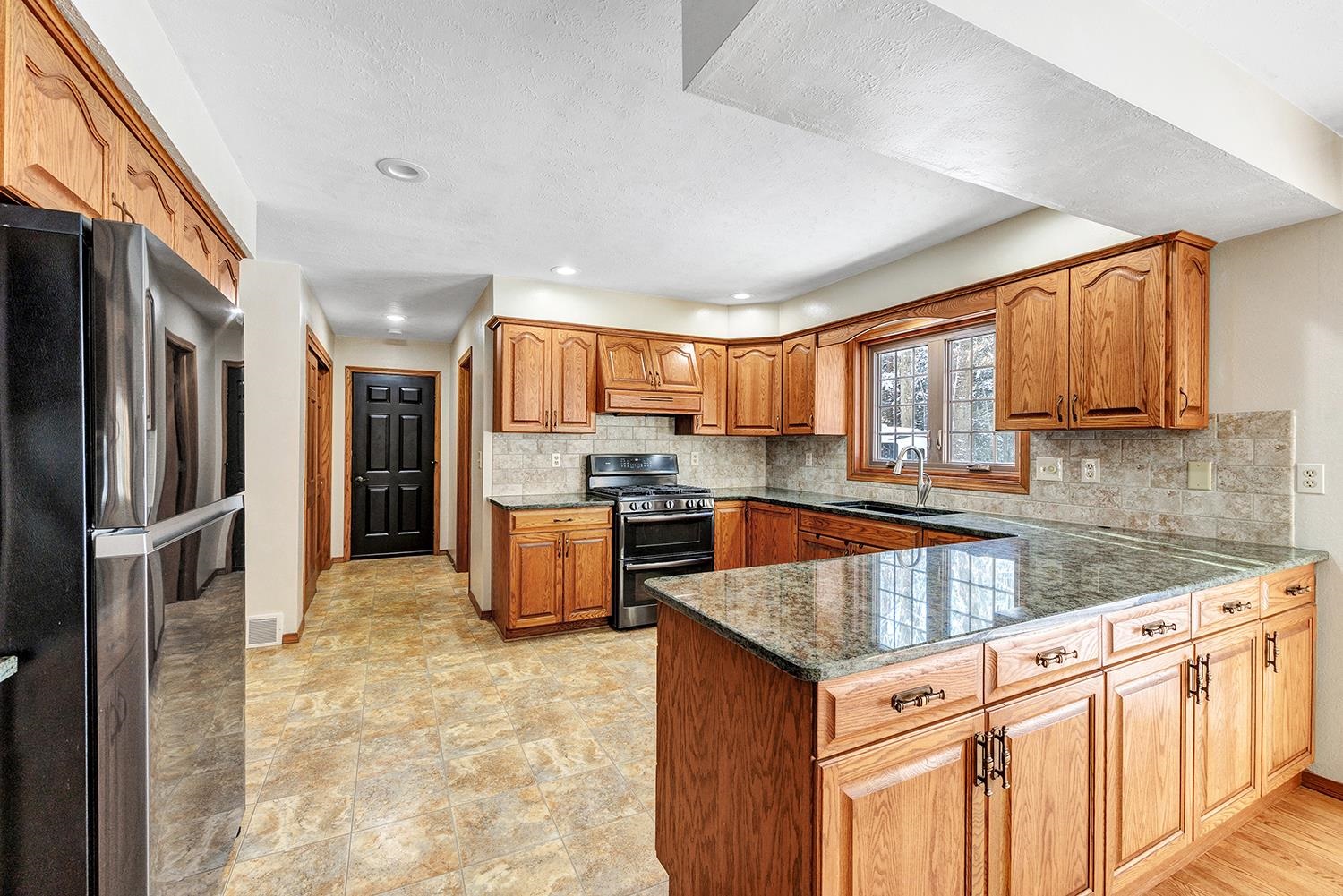 3398 Wilderness Trail Suamico, WI 54313 - Photo 7 of 42