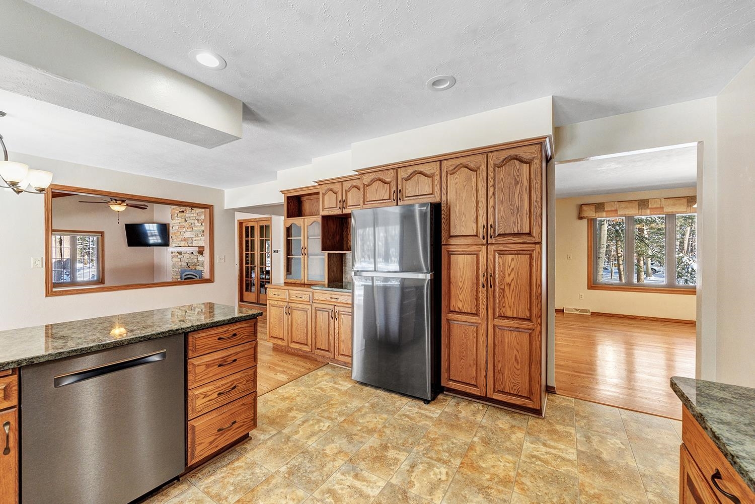 3398 Wilderness Trail Suamico, WI 54313 - Photo 8 of 42