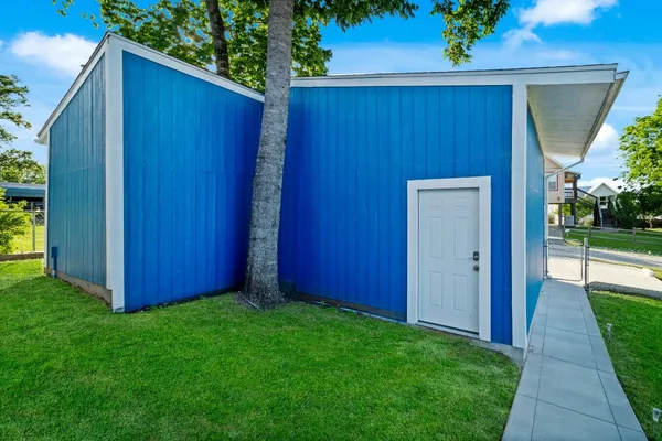$1,800 | 400 Woodland Shores Drive, Point Blank, TX 77364